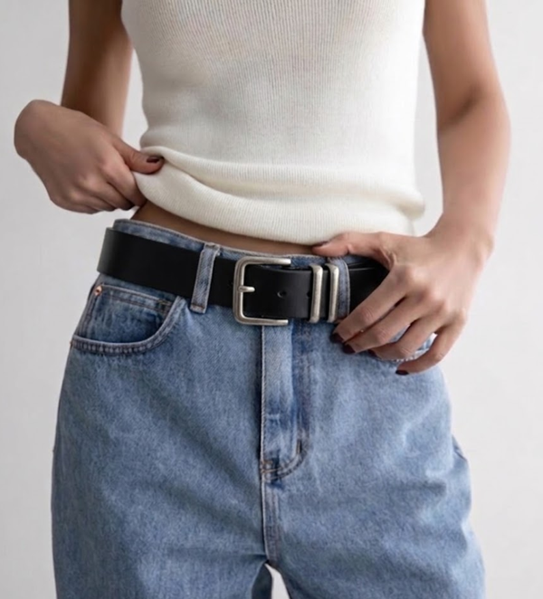 Schwarzer Ledergürtel