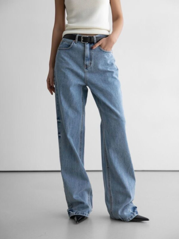 Premium Relaxed Straight-Jeans mit feinen Seitenverläufen