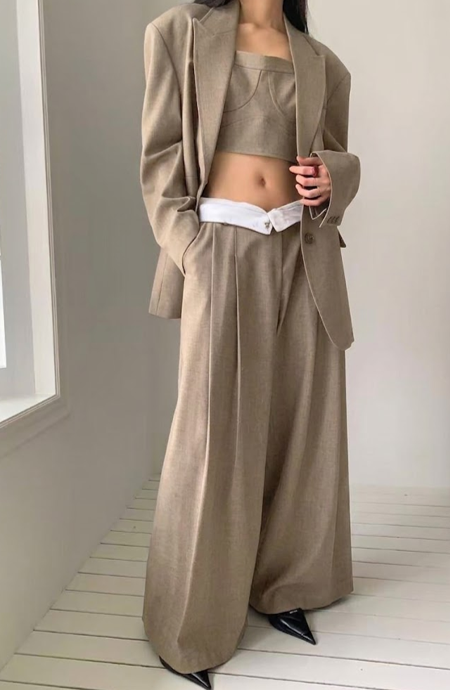 Sand Co-ord Hose mit weitem Bein