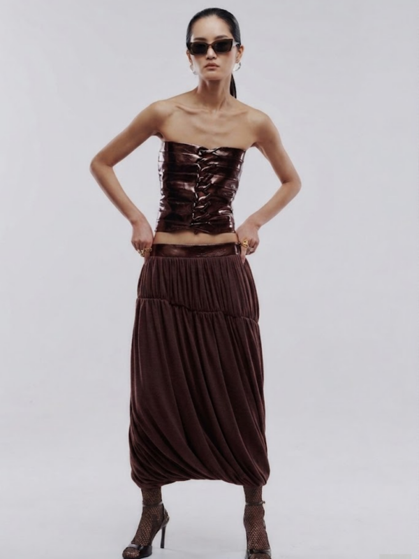 Drapierter Rock mit veganem Lederbund